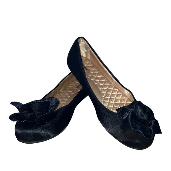 NWOT Birdies The Finch Rare Black Satin Flats with Floral Toe Decoration-size 11 - Picture 1 of 13